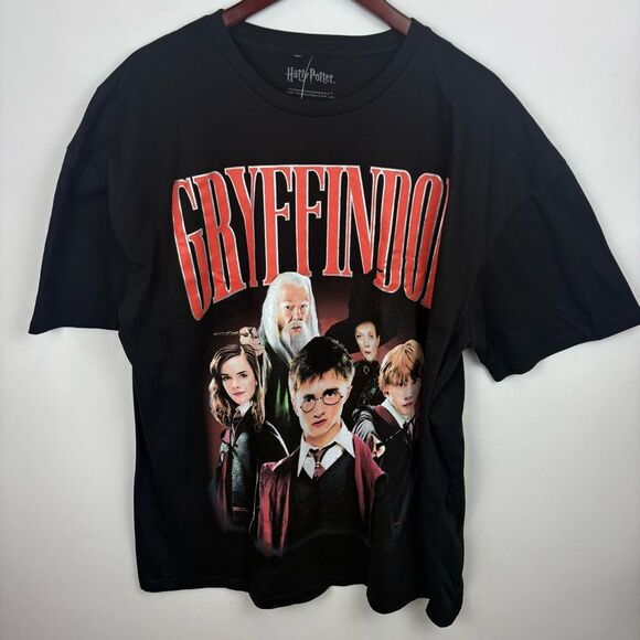 NWT Hot Topic Harry Potter Gryffindor Graphic T-Shirt - Picture 1 of 5